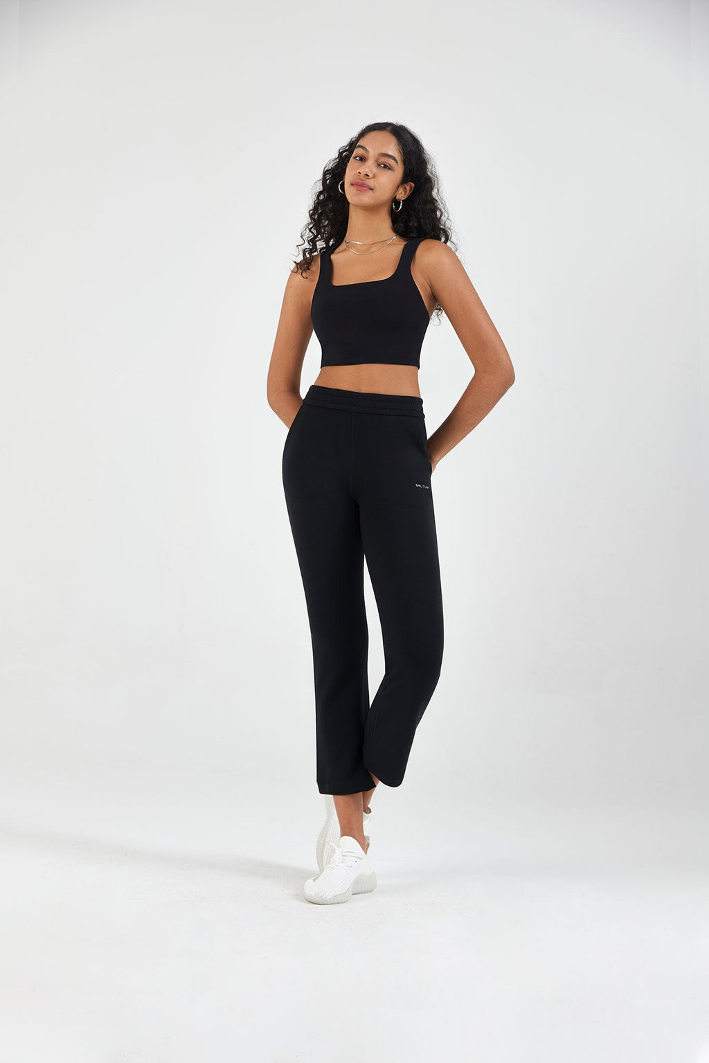 Soutien-gorge de sport long échancré en V dans le dos